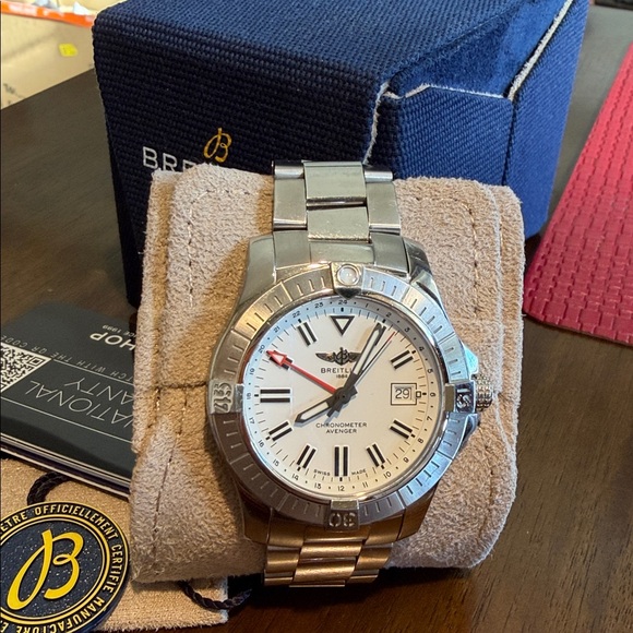 Breitling Avenger Chronograph Watch - Picture 3 of 12